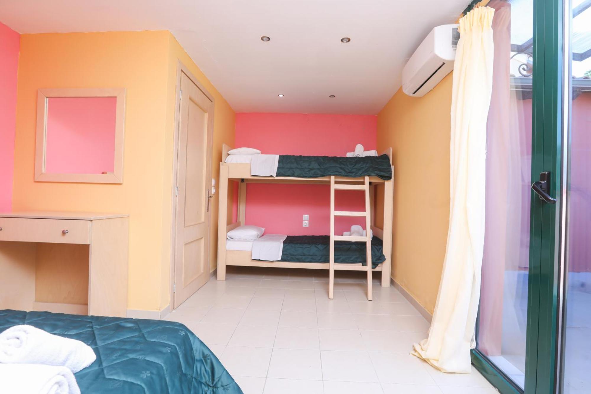 Corfu Hotel Apartments Benitses  Bagian luar foto