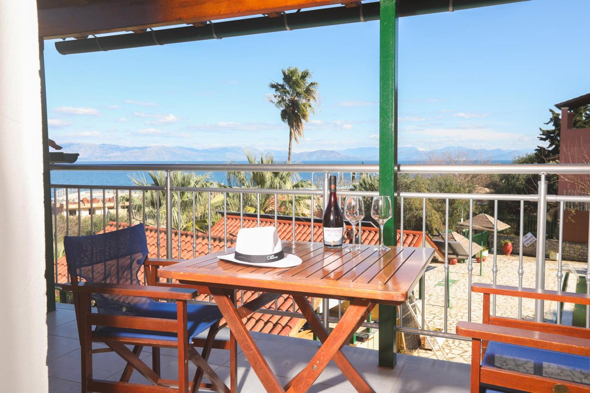Corfu Hotel Apartments Benitses  Bagian luar foto