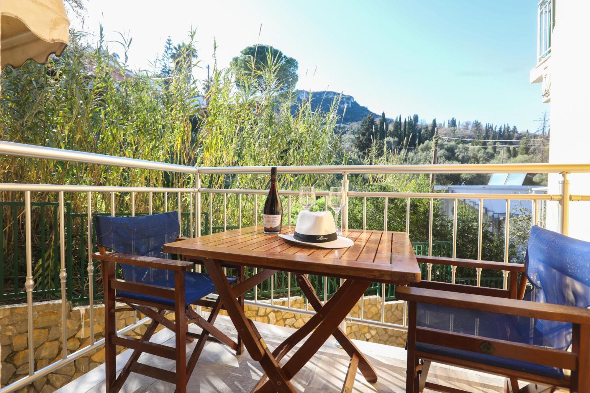 Corfu Hotel Apartments Benitses  Bagian luar foto