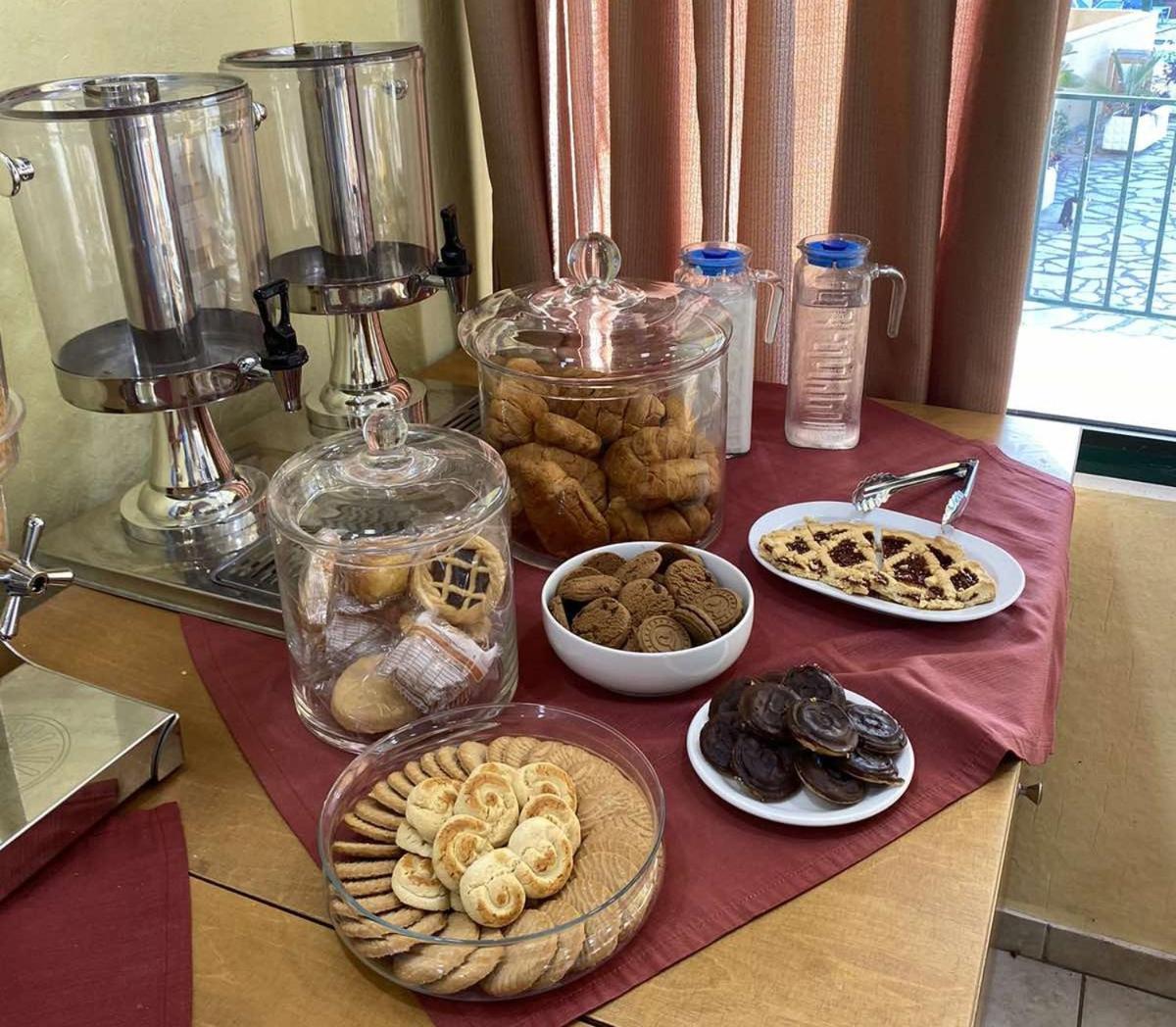 Corfu Hotel Apartments Benitses  Bagian luar foto